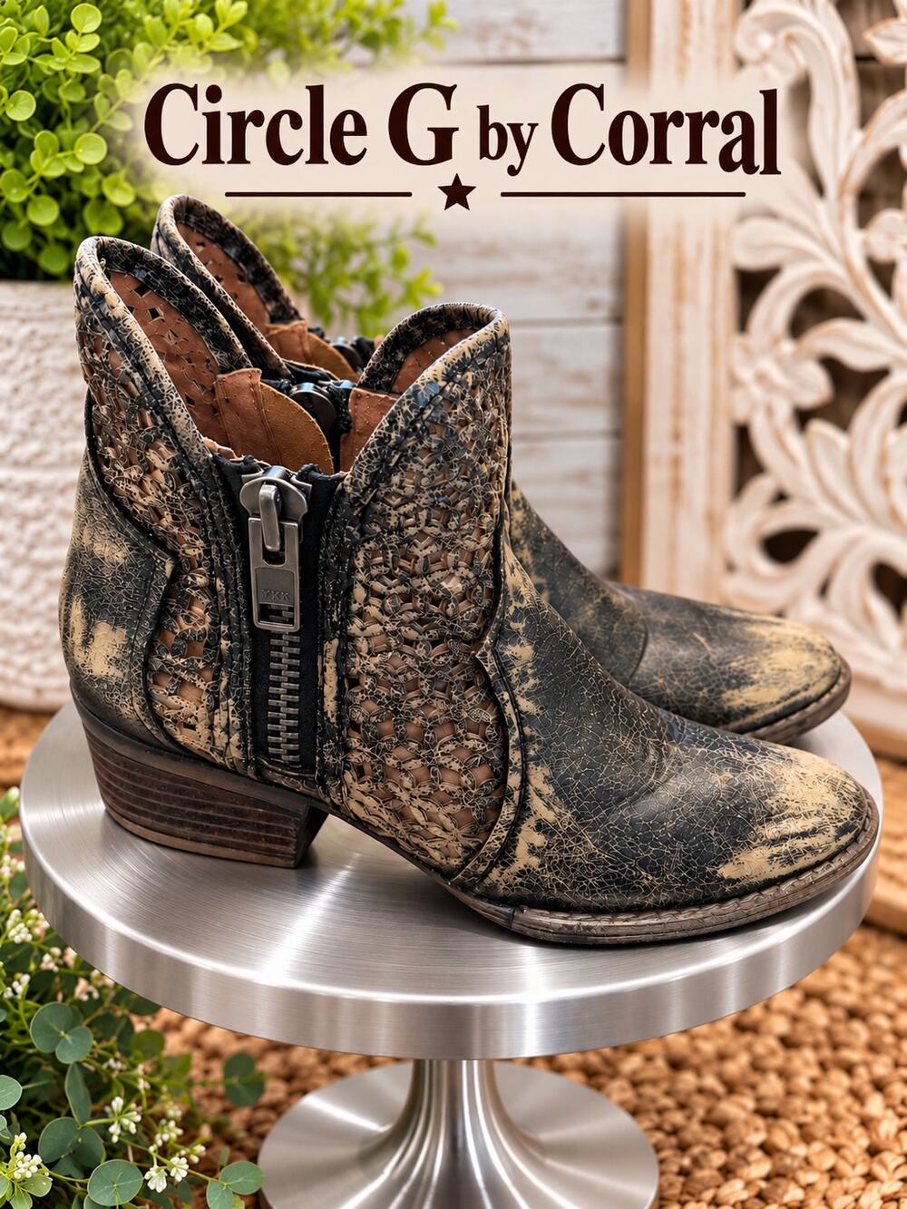 Circle G by Corral Black Brown Leather Cutout Western Ankle Boots 7.5